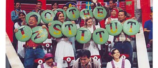 Several employees of the Goethe-Institut Jakarta took part in the Kuis Siapa Berani which was shown on the Indosiar TV channel.