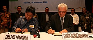 Numerous participants took part in this event, including the Ambassador of the Federal Republic of Germany, 10 principals from PASCH partner schools, 10 German teachers, representatives of the education authority in Jakarta, and representatives of the DAAD