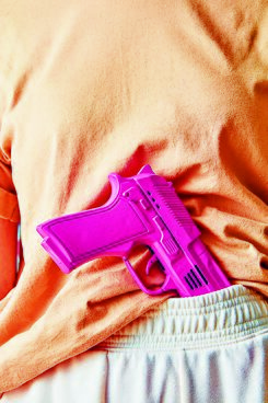 pinkfarbene Waffe