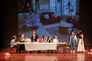 Die Gruppe "Die Königsfamilie" vom  Agrupamento de Escolas Rainha Santa Isabel de Carreira präsentierte “Ende gut alles gut / Tudo está bem quando acaba bem”