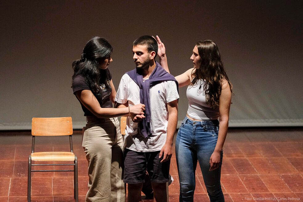 Die Gruppe "Die Tondies" von der Schulgemeinschaft Tondela präsentierte "Engagement und Liebe versetzen Berge"