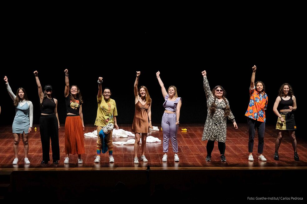 Die Gruppe "Die Frauen" der Escola Secundária Raúl Proença, Caldas da Rainha, präsentierte "#BefreiDich / #LibertaTe".