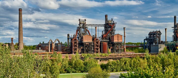 Früher top, heute vergessen: Verlassene Fabriken wie hier in Duisburg gibt es in den heute strukturschwachen Regionen oft zu sehen. 