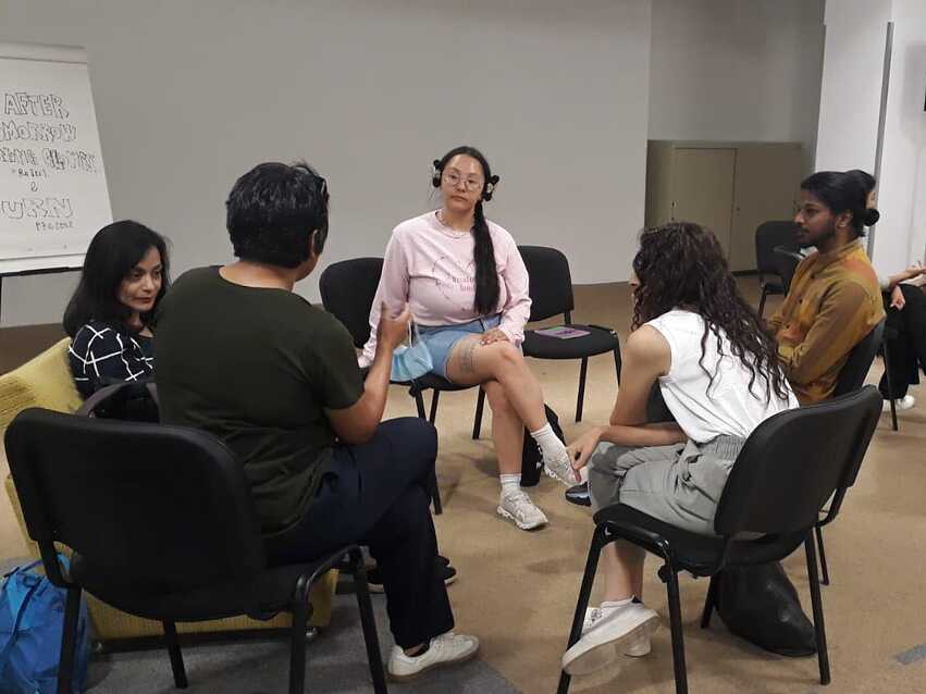 Asinnajaq (Montréal) lors d'un atelier
