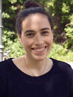 LAURAS STERN Director Photo_resized©Warner Bros.