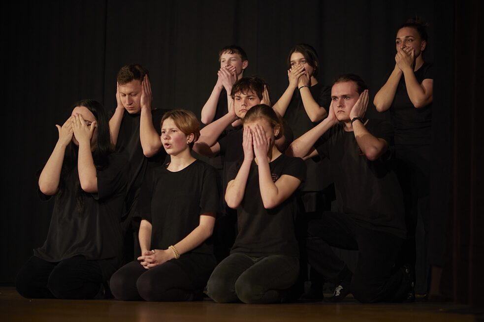 Predstavenie slovensko-ukrajinskej divadelnej skupiny v miestnom Kultúrnom dome v Partizánskej Ľupči (27. marec 2022)