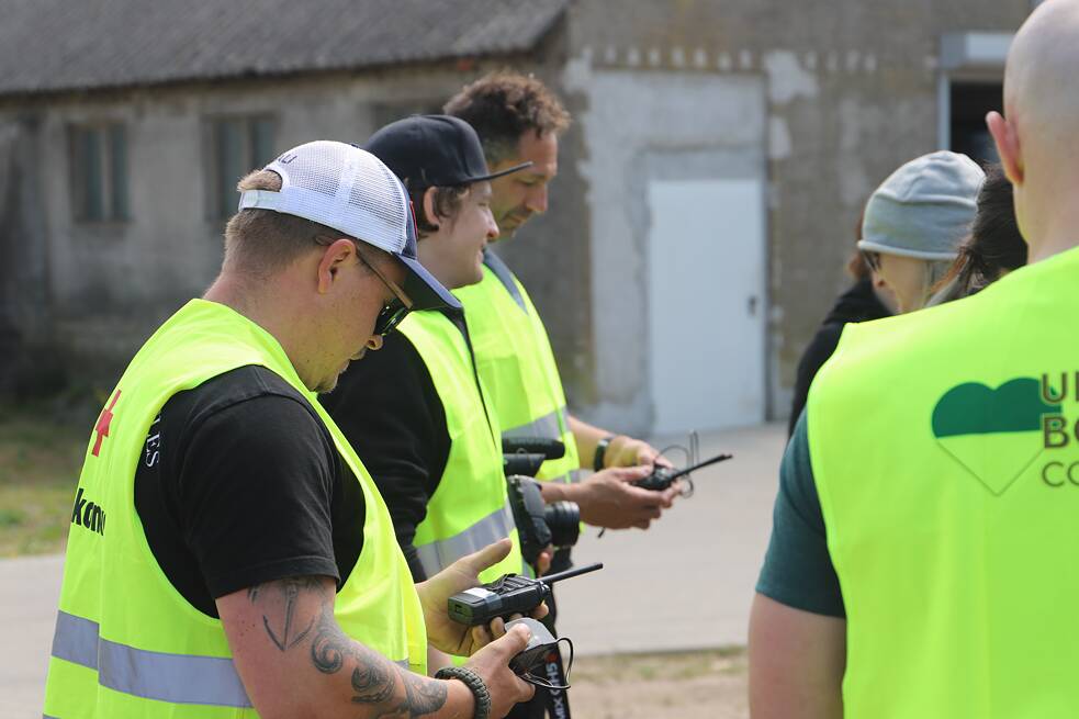 Um auch künftig genug Spenden für die benötigten Materialien in der Ukraine zu akquirieren, sind diesmal mit dabei: Tokio-Hotel-Schlagzeuger Gustav Schäfer, Twitch-Moderator Michael „Krogi“ Krogmann und Ex-Bloodhound-Gang-Bassist Jared „Evil“ Hasselhoff.