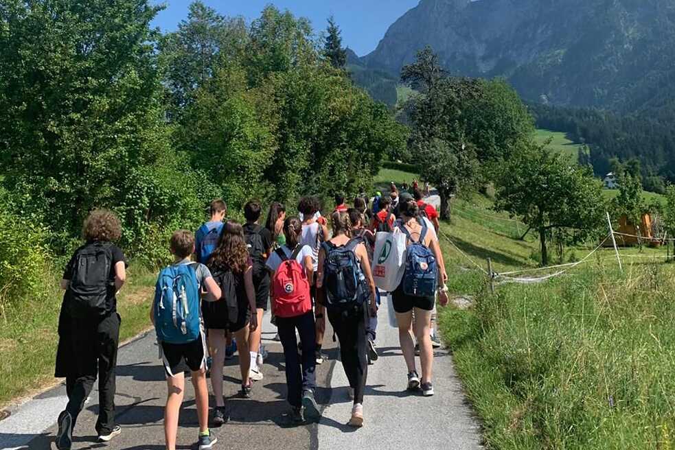 Jugendliche wandern