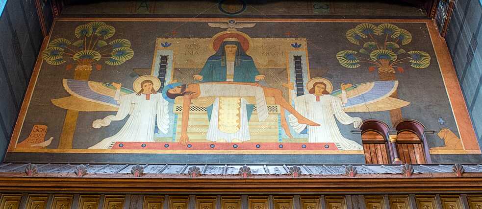 Desiderius Lenz pro klášter mj. vytvořil Pietu, jejíž panna Marie se podobá egyptské bohyni Esetě, známější pod řeckým jménem Isis.