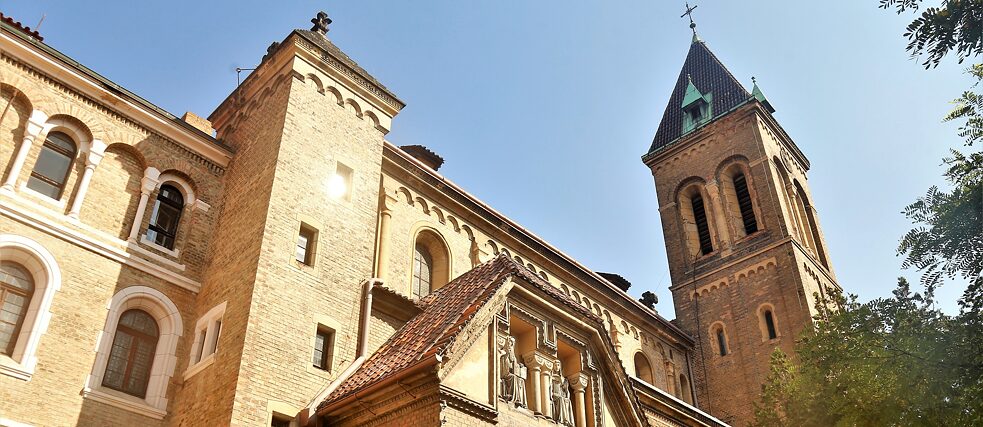 Das St. Gabriels-Kloster im Prager Stadtteil Smíchov, Sommer 2022.