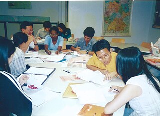 The training of local German teachers  was from the beginning and still is  one of the most important aims of the  Goethe-Institut.