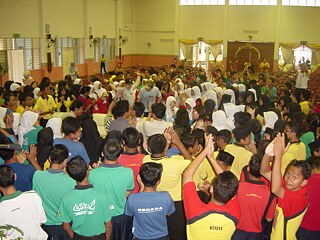 A hip hop workshop organized by the  Goethe-Institut was very popular with  young people from a school in Gombak, Selangor.