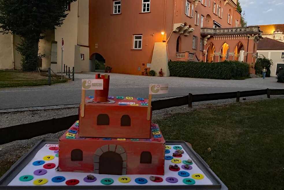 Burg Stein aus Pappe