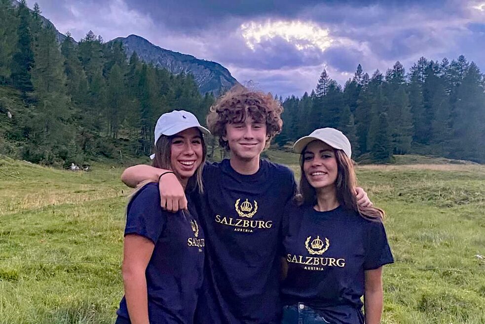Jugendliche im T-Shirt Salzburg