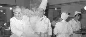 Péter Becz: The Last Dinner. Feeding the Revolution