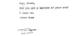 Ein Brief, den Jakob Lewis vom Schauspieler Tom Hanks erhielt, ebenfalls überzeugter Anhänger des analog getippten Wortes