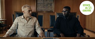 Farba Dieng (Babtou) e Julius Nitschkoff (Dennis) nel film “Toubab”