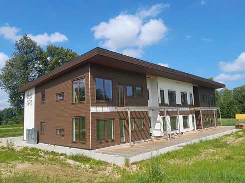 Das Gebäude „Ābelītes“ mit acht Wohnungen in Brenguļi