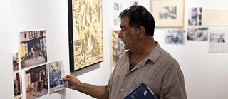 Mohamed Abla in seiner Ausstellung/ Studio Takhshina/Kairo