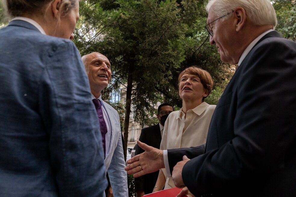 De izquierda a derecha: Tanja Olbrich, Rudolf de Baey, Elke Büdenbender y Frank-Walter Steinmeier