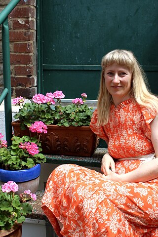 Line Krom &copy; © Sarah Hale Line Krom