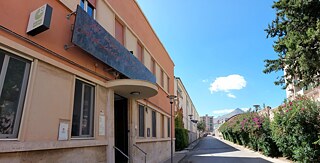 Eine Hausfassade an einer Straße © © Goethe-Institut Palermo, Foto: Maxie Bichmann Fassade des Goethe-Instituts Palermo