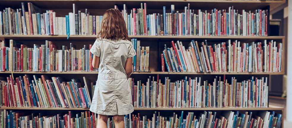 Nein, die Digitalisierung treibt uns weder vom Buch weg, noch macht sie uns dümmer. 