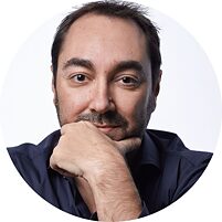 Der Romanautor und Dramaturg Nando López.