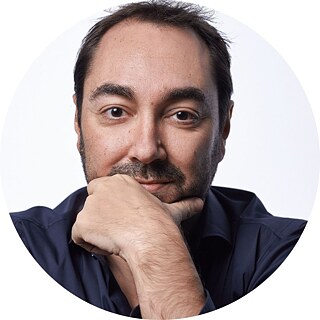 Der Romanautor und Dramaturg Nando López.