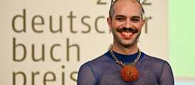 Kim de l'Horizon is delighted to receive the German Book Prize 2022
