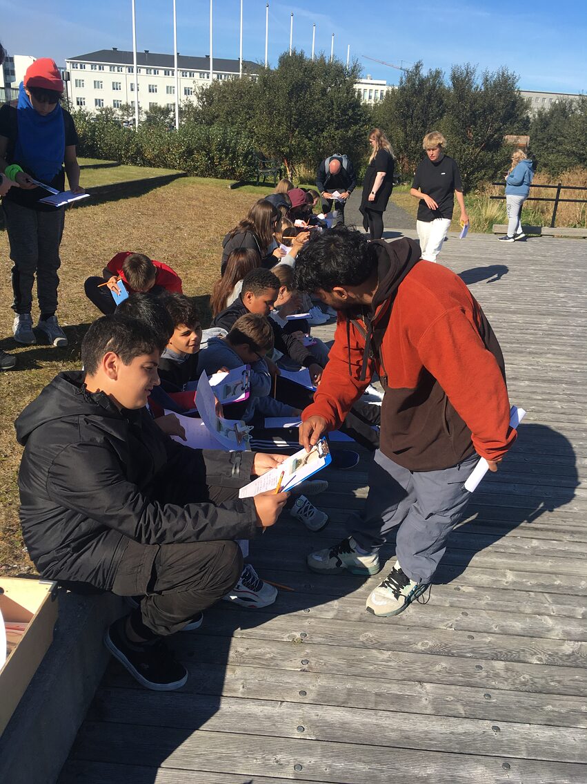 Ahmad Hamad and workshop participants 