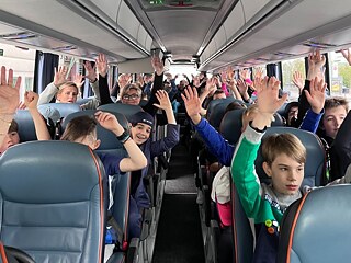 Žáci v autobuse