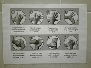 "Die Geschäfte sind bis 19 Uhr geöffnet. Die älteren Leute dürfen von 8 bis 10 einkaufen, zur post gehen, in die Bank gehen. Die Theather, die Kinos sind geschlossen. Überall soll man Maske tragen zumbeispiel: in die Haltestelle, in den Geschäften.In meiner Schule hat einen normale Unterricht. Vor dem Eingang dürfen nur die Maske tragen und wir messen Fieber haben. Die erste Stunde beginnt 8:15 für die 8. Klasse und 7. Klasse und die Stunden sind 40 Minute lang. Wenn ein Schüler krank ist, kann am online Unterricht teilnehmen. In der Schule die Schüler sollen auch auf das richtige Händewaschen geachtet. In der Coronavirus Zeit ich habe mehr Freizeit lese ich mehr, ich verbringe mehr Ziet draußen, weil zumbeispiel: es gibt keinen Training"