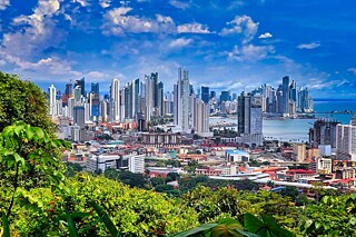 Hallo!  Mein Traumland ist Panama, weil es mir wie ein wunderschönes Land zum Entspannen erscheint, und es ist warm.  Ich möchte Panama City besuchen.