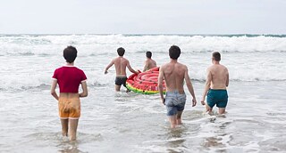 baigneurs dans la mer