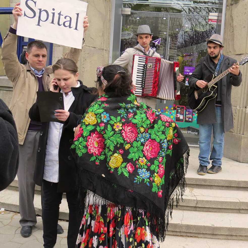 ONG-urile și mediatorii comunitari joacă un rol esențial în crearea unui nou „împreună“. 