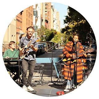 Ami Warning und Band bei Strassenfest