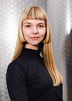 Portrait of a blonde woman