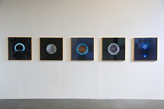 Sarah Schönfeld, aus der Serie "All You Can Feel", 2013-15 am Knockdown Center, New York, 2022