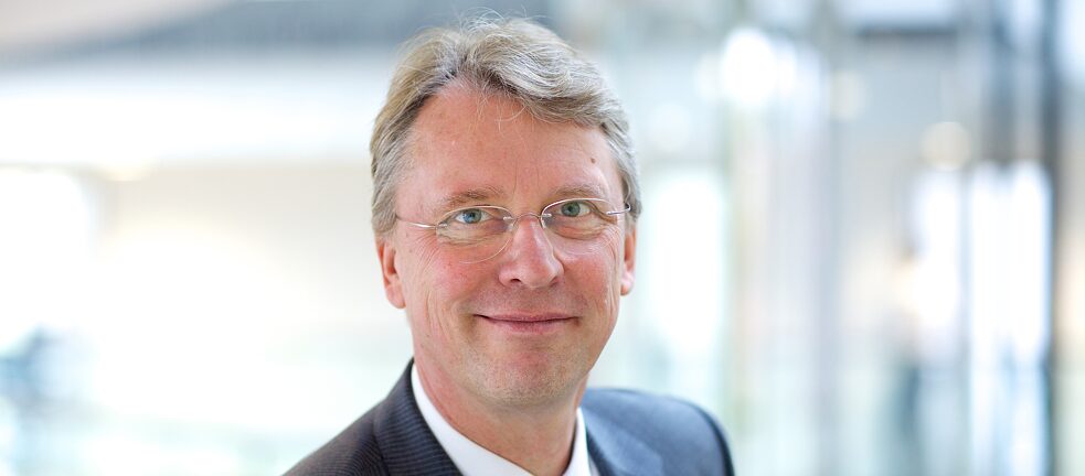 Digitale Allgemeinbildung für alle: Mit diesem Ziel gründete Christoph Meinel, Dekan an der Universität Potsdam, die Bildungsplattform openHPI.