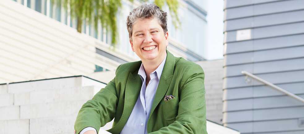 Von der Unternehmensberaterin zur Sozialunternehmerin: Mit innatura vermittelt Juliane Kronen aussortierte Ware an gemeinnützige Organisationen.