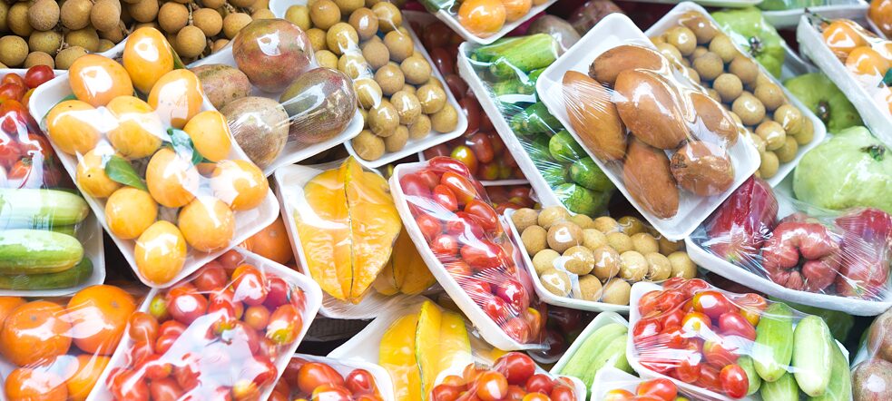 Obst in Plastik