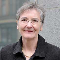 Judy Dempsey 