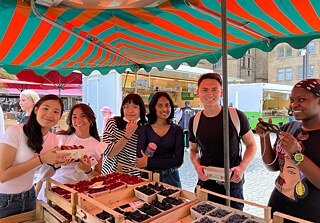 Serena Volpicella (2.v.li.) mit ihren neugewonnenen Freundinnen und einem Betreuer des Goethe-Instituts