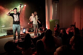 Band auf der Bühne