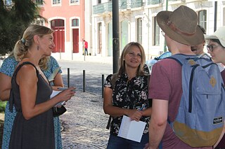   Die Seminarteilnehmer*innen üben sich in der Erstellung von Interviews zu ihrem Talkthema