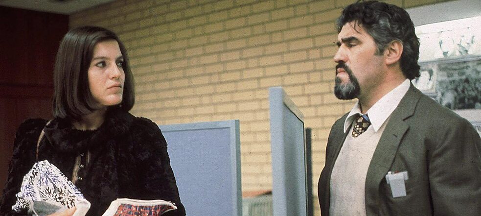 Alcuni temi non perdono la loro forza esplosiva nemmeno a distanza di decenni: “L’onore perduto di Katharina Blum” (1975), adattamento cinematografico del classico letterario di Heinrich Böll co-diretto da Margarethe von Trotta accanto a Volker Schlöndorff, descrive le pratiche distruttive della stampa scandalistica, ispirandosi al dibattito sul terrorismo degli anni Settanta.