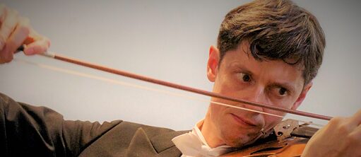 Frédéric Pelassy joue du violon