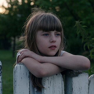 Königin von Niendorf, dir. Joya Thome | Still: Lisa Moell (Fence)