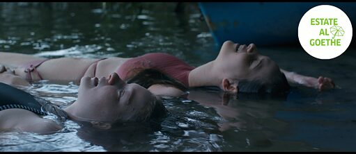 Fermo immagine dal film “Schwimmen”